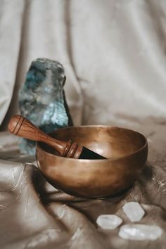 Medicine Pictures, Singing Bowl Meditation, Spiritual People, Yoga Nidra, Mind Body Connection