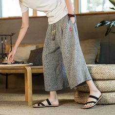 ✅ Effortless Comfort ✅ Versatility in Style ✅ Durability and Quality Material: Polyester, Cotton, Linen. Wide Leg Trousers Plus Size, Japanese Kimono Traditional, Kimono Pants, Shirt With Chains, Kimono Traditional, Hip Hop Sweatshirts, Spring T Shirts, Black Wide Leg Trousers, Linen Men