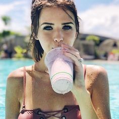 perfect weather for a swim & a smoothie ☀️ Jess And Gabe, Gabriel Conte, Jess Conte, Fantastic Photography, Blogger Poses, Pool Picture, Fotos Goals, Pics Inspo, Perfect Weather