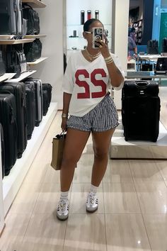 Mia 3, Baseball T, Chill Outfits, Mobile Web, Streetwear Fashion Women, Cute Everyday Outfits, Baddie Outfits Casual, Cute Simple Outfits, Lookbook Outfits