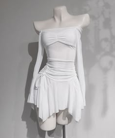 White Homecoming Dress, Hot Prom Dress, White Homecoming Dresses, Chiffon Long Sleeve, Kpop Fashion Outfits, Performance Outfit, Stage Outfits, Kpop Outfits, Casual Style Outfits