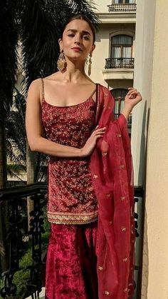 Spaghetti Strap Suit Indian, Kurti Types, Ethnic Jumpsuit, Cotton Anarkali Dress, Red Sharara, Dresses Lehenga, Printed Kurti Designs, Marriage Design, Indian Kurti Designs