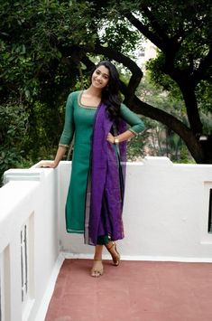 Latest Kurta Designs Women, Kurtis Neck Designs, Hand Embroidery Neck Designs, Designs For Kurtis, Latest Kurta Designs, Dress Designs For Stitching, Long Blouse Designs