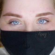 Dark blonde brows blue eyes Blondes With Dark Eyebrows, Ombre Powder Eyebrows, Powder Eyebrows, Dark Eyebrows, Permanent Eyeliner, Eyelash Enhancer, Daily Makeup Routine, Semi Permanent Makeup