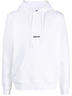 white cotton logo patch to the front front pouch pocket drawstring hood long sleeves ribbed cuffs and hem straight hem Oversized Cotton Hoodie With Logo Detail, Oversized Cotton Hoodie With Logo, Classic White Long Sleeve Hoodie, White Logo Patch Sweatshirt, White Logo Patch Sweatshirt For Streetwear, White Long Sleeve Sweatshirt With Logo Patch, White Cotton Sweatshirt With Logo Patch, Classic Cotton Sweatshirt With Drawstring Hood, Casual Hoodie Sweatshirt With Logo Patch