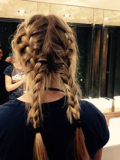 SOPHISTICATED DOUBLE BRAID'S HAIRSTYLES IDEAS FOR GIRLS - Peinados con doble trenza Double Braid Hairstyles, French Hairstyles, Messy Braided Hairstyles, Heat Hairstyles, Messy Blonde Hair, 36 Questions, Messy French Braids, Haircuts For Women 2023, Loose French Braids