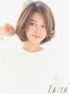 Volume Haircuts, Shot Hair Cuts, Short Stacked Hair, Mommy Hairstyles, Japanese Short Hair, Bob Hairstyles For Round Face, Hair Projects, Stacked Hair, Bangs With Medium Hair