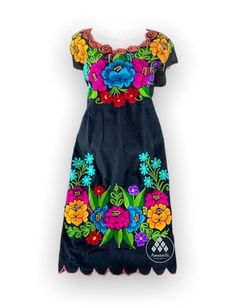 Mexican Embroidery Dress, Mexican Theme Dresses, Mexican Dresses Traditional, Library Fashion, Embroidery Mexican, Mexican Themed Weddings, Traditional Mexican Dress, Fiesta Dress, Mexican Fashion