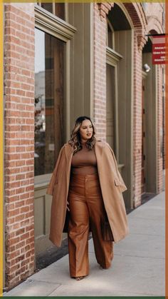 Mode Monochrome, Monochromatic Fashion, Monochromatic Outfit, Outfit Trends, Camel Coat, Plus Size Fashion For Women, Curvy Girl Outfits, Curvy Outfits, Work Wardrobe