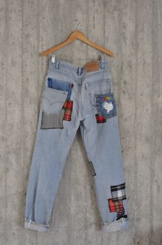 "Ready to send :size 30 Reworked Vintage Jeans with unique Patches. ----or---- Made to order, in any size, within 2 working days . If you need different size, please send me a message and I will make you a special and unique design within 2 working days. They are all different! No one will have the same one as you have! Hand painted, one of kind jeans. You pick your size, model (slime- boyfriend- high waist- low waist) and primer color and you will get your singular design. \"my queens wish\" is Tumblr Aesthetic Clothes, Thrift Flip Clothes, Jeans With Patches, Jean Diy, Patches Vintage, Redone Jeans, Vintage Boyfriend Jeans, Reworked Clothes, Patched Denim Jeans