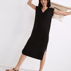 Madewell V-Neck Muscle Tank Dress In Black Size Xxs Nwd $68 Made Of Soft And Stretchy Jersey, This V-Neck Midi Dress Has An Easy Muscle Tank-Style Fit. The Quickest Shortcut For Low-Key Cool. Condition New With Defect *Small Split On Seam (Easiest Of Repairs) Please See Last Photo Color Black Body-Skimming Fit. Chest 36" Length 43". Rayon/Poly/Cotton. Machine Wash. Import. Mc967 X162 Casual Black V-neck Dress For Work, Black Midi V-neck Dress For Daywear, Casual Black V-neck Dress For Daywear, Spring Black V-neck Daywear Dress, Black V-neck Dress For Spring Daywear, Chic Black V-neck Dress For Daywear, Fitted Black V-neck Dress For Daywear, Black Fitted V-neck Dress For Daywear, Black V-neck Summer Dress For Daywear