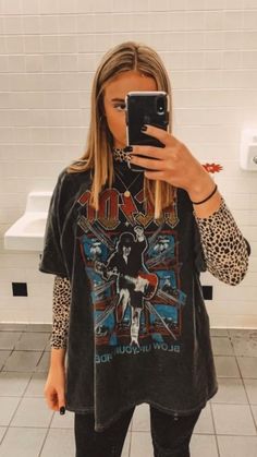 Winter T Shirt Outfit, Big T Shirt Outfits Winter, Oversized Tee Outfit Winter, Sheer Top Under Shirt Outfit, Untraditional Breakfast Ideas, Western Grunge Outfits, Tshirt Over Long Sleeve Outfit, Grunge Western Style, Tshirt Outfit Ideas