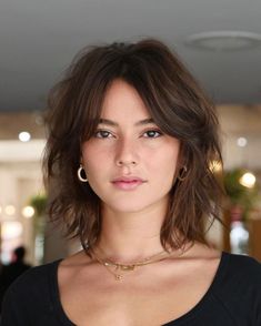 Tiktok Influencers, Curly Hair Types, Hairstyle Tutorial, Penteado Cabelo Curto, Short Hair With Bangs, Curtain Bangs, Layered Haircuts, Short Hairstyles For Women