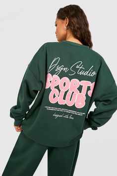 Womens Dsgn Studio Sports Bubble Slogan Oversized Sweatshirt - Green - XL - Sitting pretty at the top of our wishlist, reach comfort heaven this season in this sweatshirt from our latest collection. A long-sleeved, collarless pullover that's warm, comfortable, and perfect for layering, this style is made with soft, thick fabric for the perfect slouchy fit. Pair with classic denim jeans and platform sneakers for a low-key vibe. If you're into layering, add an oversized bomber and your new-era loo Club Tshirts, Prints Inspiration, Sports Tshirt, Sports Club, Oversized Crewneck, Sitting Pretty, Tall Clothing, Cowgirl Outfits, Thick Fabric