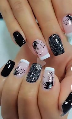 Black Acrylic Nails Short, Wedding Nails Design The Bride, Glitter Gel Nail Designs, Bride 2023, Silver Nail Designs, Butterfly Nail Designs, Fake Nails Designs, Art Deco Nails, Gel Nail Art Designs