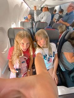 Preppy Roleplay, Spring Break Photo Ideas, Preppy Sisters, 0.5x Photos, Spring Break Aesthetic, Plane Rides