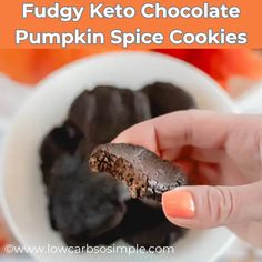 Embrace the flavors of fall with these Fudgy Keto Chocolate Pumpkin Spice Cookies! 🎃🍫 Made with 100% solid-pack pumpkin and extra dark chocolate, these cookies are a delicious and guilt-free way to enjoy your favorite autumn treats while staying within your macros. Perfect for satisfying your sweet tooth and impressing your friends!