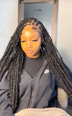 Box Braid Hair, Pretty Braided Hairstyles, African Braids Hairstyles, Hair Shop, Photoshoot Outfits, Protective Hairstyles, White Hair