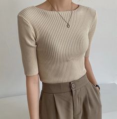 Lady Tops, Basic Sweaters, Elegante Casual, Professional Outfits, Business Casual Outfits, Casual Style Outfits, Work Fashion, Classy Outfits, Fashion Inspo Outfits