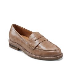 Earth-Javas Penny Loafer Bring a classic touch to your collection with the Javas penny loafer from Earth. This leather pair showcases a versatile design, made to pair well with a professional or formal ensemble. Classic Round Toe Slip-ons For Office, Classic Workwear Flats With Plain Toe, Classic Slip-on Flats For Work, Classic Slip-on Flats With Brogue Detailing, Classic Brogue Detailing Slip-on Flats, Classic Almond Toe Flats For Office, Classic Flats For Business Casual, Classic Business Flats With Brogue Detailing, Classic Brogue Flats For Business