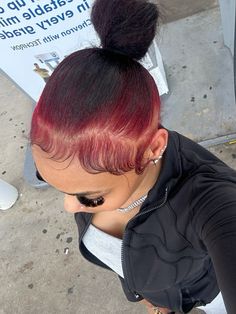 Red Roots And Black Hair, Magenta Hair Black Women, Magenta And Red Hair, Red And Black Hair Dye Ideas, Fushia Hair Color On Black Women, Magenta Hair Color On Black Women, Magenta Natural Hair, Fuchsia Hair Color Black Women, Red Roots Black Hair