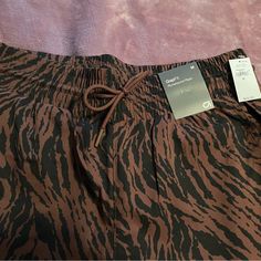 Brand New With Tags Pair Of Leopard Print Runaround Pants From Gap. Has A Drawstring Waist Size Medium. Casual Brown Bottoms By Gap, Cropped Sweatpants, Black Ankle Pants, Gap Maternity, Jumpsuit Navy Blue, Khaki Chino Pants, Ankle Dress Pants, Gap Pants, Gap Women