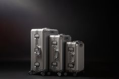 With the strength and durability to endure rough handling by baggage handlers, this rolling suitcase features a heavy-duty aluminum alloy hardshell exterior.Rubber seals, a zipperless closure, TSA-approved combo locks, and ultra-smooth spinner wheels ensure your belongings are secure and easy to carry when on the road for business or leisure. It also comes with a protective suitcase cover and a dust bag. Luxury Luggage Sets, Premium Luggage, Efficient Packing, Luxury Luggage, Stylish Luggage, Suitcase Cover, Best Luggage, Frequent Traveler, Leather Luggage Tags