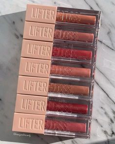 Trucco Glam, Maybelline Lifter Gloss, Maybelline Lifter, Lifter Gloss, Makeup List, Make Up Inspiration, Hydrating Lip Gloss