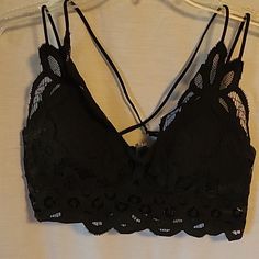 Black Lace Bralette Size Large From Alya. Criss Cross Straps Are Adjustable Nwot Black Strappy Bra For Summer, Black Lace Bra For Summer, Black Lace Bra For Spring, Black Lace Summer Bra, Sleepwear Black, Black Lace Bralette, Basic Outfits, Cross Straps, Lace Bralette