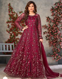 Wine Net Anarkali Anarkali Designer Lehnga Choli, Long Anarkali Gown, Baju Kahwin, Celana Fashion, Sangeet Outfit, Salwar Kamiz, Designer Anarkali, Wedding Reception Dress, Anarkali Gown