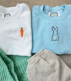 Hand embroidered carrot shirt! 🥕  If you need your item quicker please message and I'll be happy to accommodate! Follow my Instagram for more! stitchedxalicia Casual Tops With Embroidered Patch For Spring, Casual Spring Tops With Embroidered Patch, Cute Spring Tops With Embroidered Logo, Embroidered Onesie Boy, Embroidered Carrot, Embroidered Onesie, Embroidered Bunny, Easter T Shirts, Bunny Shirt