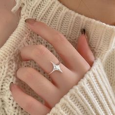 woman wearing four pointed star sterling silver adjustable star ring Silver Rings Women, Rings Jewelry Simple, Minimalist Diamond Rings, Plain Silver Rings, Silver Rings For Women, Retro Ring, Geometric Star, Geometric Ring, Star Ring