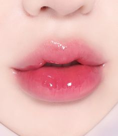 Heart Shaped Lips, Korean Lips, Doll Eye Makeup, Full Lips, Lip Shapes, Juicy Lips, Perfect Lips, Lip Fillers, Maquillaje Natural