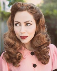 Old Time Hairstyles Vintage, 59s Hairstyles, 40s Inspired Hair, Long 1950s Hair, 50s Hair Styles For Women, Half Up Vintage Hairstyles, 50s Make Up And Hair, Late 50s Hairstyles, 40s Style Hair