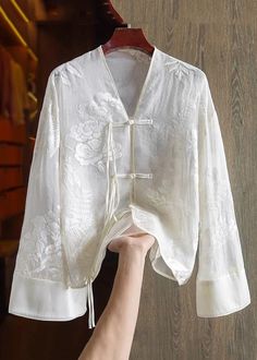 Silk Tops Designs, Embroidered Shirt Outfit, Embroidered Button Up Shirt, V Neck Design, Silk Shirts, Spring Fabric, Comfortable Room, Loose Shirts, Spring Shirts