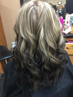 Gorgeous Reverse Blonde to Black Ombre Curled Hairstyles #grayhairreversal Grey To Black Ombre Hair Reverse, Reverse Ombre Grey Hair, Blonde To Black Balayage, Reverse Ombré Hair, Reverse Ombre Hair Blonde