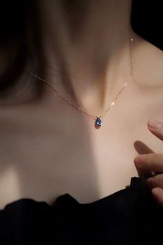 خواتم خطوبة, قلادات متدلية, Pretty Jewelry Necklaces, Jewelry Accessories Ideas, Girly Accessories, Classy Jewelry, Fancy Jewellery, Minimal Jewelry