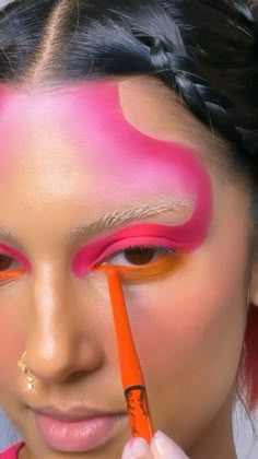 Electro Festival Outfit, Artsy Makeup, Funky Makeup, Graphic Makeup, Two Heads, Inspo Makeup, Dope Makeup, Creative Eye Makeup