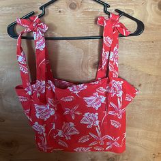 Red Linen Blend Top With Pink And White Floral Design Crop Top Tank Top With Bows. Size 10 Design Crop Top, White Floral Design, Top Tank, Floral Crop Tops, Cropped Tank Top, Pink And White, Lady In Red, Linen Blend, Floral Design