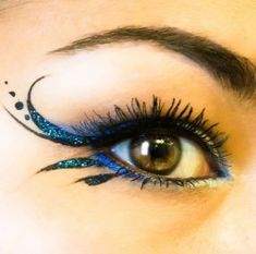 Shades of blue exotic Fairy Costume Makeup, Eyeshadow Easy, Purim Ideas, Fairy Glitter, Pretty Eyeshadow, Liner Makeup