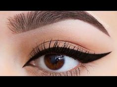 Perfect winged eyeliner in seconds. - YouTube Winged Eyeliner For Big Eyes, Classic Eyeliner Tutorial, Straight Winged Eyeliner, Thick Winged Eyeliner, Wing Liner, Winged Liner For Different Eye Shapes, Thick Eyeliner Looks, Winged Eyeliner Makeup Look, Winged Eyeliner Big Eyes