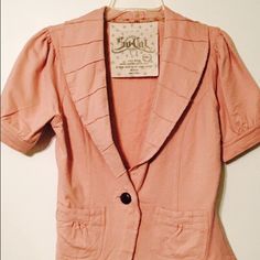 Very Cute, Pink Casual Short Sleeve Blazer, Y2k Jacket Size: Medium 100% Cotton Small Front Pockets Color: Salmon Pink So-Cal Brand. Trendy Fitted Cotton Blazer, 90s Fitted Cotton Outerwear, Fitted Retro Pink Outerwear, Vintage Outerwear With Pockets And Short Sleeves, Casual Short Sleeve Blazer With Button Closure, 90s Fitted Outerwear With Pockets, Casual Short Sleeve Fall Blazer, Casual Short Sleeve Blazer For Fall, Spring Cotton Retro Blazer