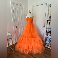 Beautiful And Bold Tulle Skirt Corset Back Neon Orange Gown! Orange Tulle Dress, Bright Orange Dress, 2 Piece Prom Dress, Orange Gown, Sparkle Prom Dress, Cocktail Prom Dress, Gold Prom Dresses, Mini Prom Dresses, Black Evening Gown