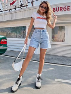 Hot Pants Outfit, Look Short Jeans, Cotton Clothing, Weave Style, Raw Hem Jeans, High Waisted Shorts Denim, Short En Jean, Everyday Dresses, Romper With Skirt