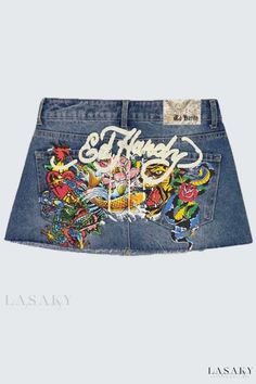 Lasaky - Mid-Waist Denim Shorts with Street-Inspired Letter Print Y2k Inspired Outfit, Summer Wishlist, Mid Rise Denim Shorts, Cute Clothing Stores, Birthday Fits, Junior Year, Letter Design, Fashion Wishlist, Clothing Stores