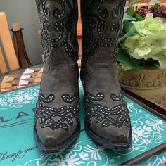 Comes In Original Box Style Name Gianna No Studs Missing. In Great Shape And Comfortable Western Gray Leather Boots, Gray Western Boots For Fall, Lane Cowboy Boots, Lane Boots, Boots Shoes, Shoes Heels Boots, Cowboy Boots, Shoes Women Heels, Heeled Boots