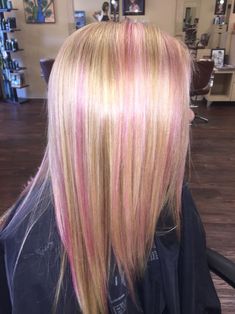 Pinkblonde hair Blonde N Pink Hair, Pink Streak Hair Blonde, Blonde Pink Streaks, Blond With Pink Streaks, Blond Hair With Pink Streaks, Pink Chunky Highlights In Blonde Hair, Blonde With Light Pink Highlights