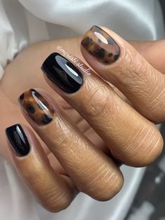 Dark Leopard Nails, Dark Leopard Print Nails, November Nail Ideas Square, Tortoishell Nails Design, Nail Designs With Stickers, Fall Season Nail Designs, Minimal Nail Art Simple, Matte Black Nails Design