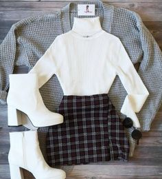 Plaid Skirt Fall Outfit, Crop Top And Cardigan, Skirt Fall Outfit, Turtleneck Crop Top, Skirt Outfits Fall, Outfit 2022, White Booties, Plaid Mini Skirt