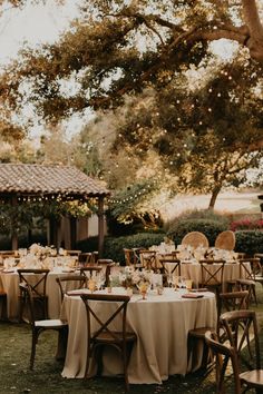 10 Tips for Creating a Dreamy and Romantic Bohemian Wedding Rustic Wedding Decorations, Dream Wedding Venues, Outdoor Wedding Reception, Future Wedding Plans, Wedding Mood Board, Wedding Mood, Decor Minimalist, Forest Wedding, Ranch Wedding